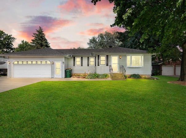 N9397 LAKESHORE Drive, VAN DYNE, WI 54979