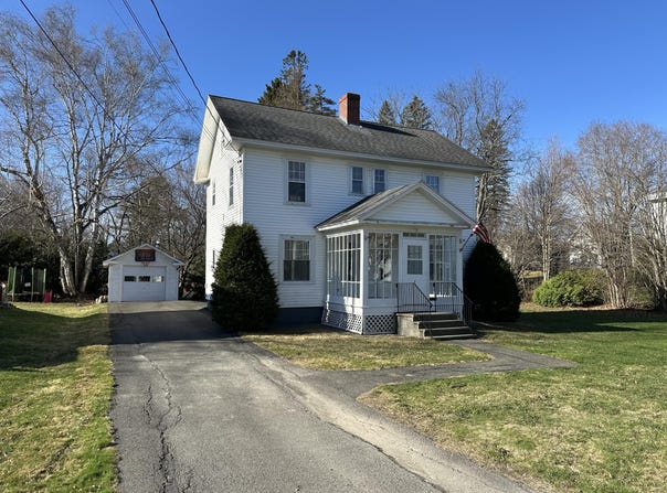 1 Weeks Street, Houlton, ME 04730