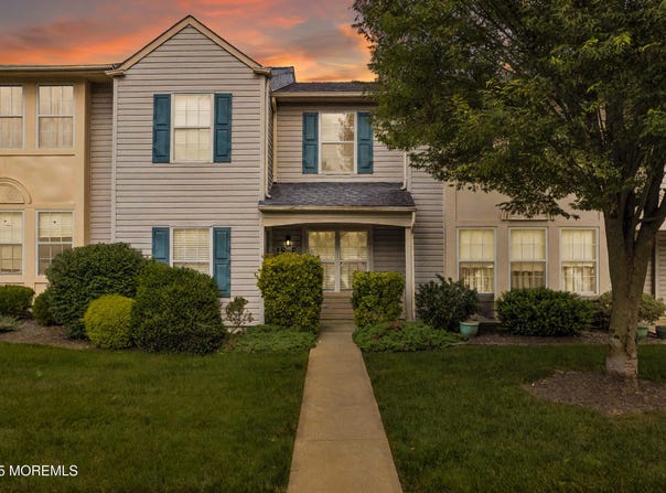 18 Remington Drive, Freehold, NJ 07728