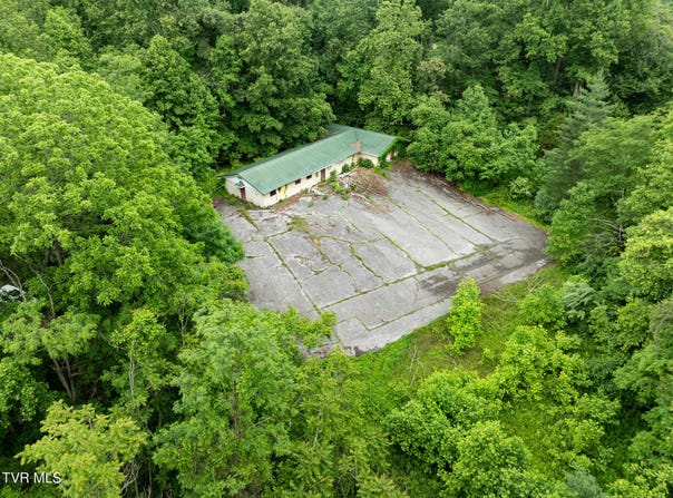 231 Vfw Trail, Pennington Gap, VA 24277