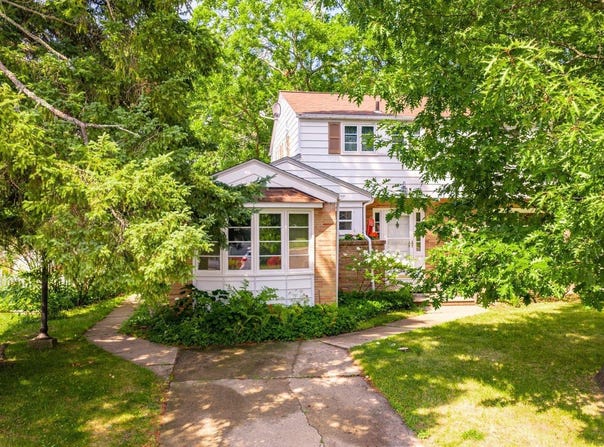 11 S 4th St W, Aurora, MN 55705
