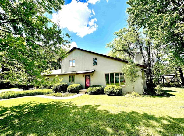 7 LAKEWOOD Drive, Centralia, IL 62801