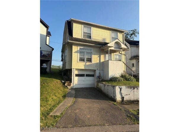 1244 Gomber Avenue, Cambridge, OH 43725