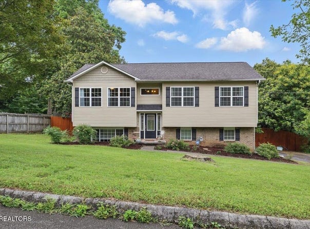 12116 W Kings Gate Rd, Farragut, TN 37934