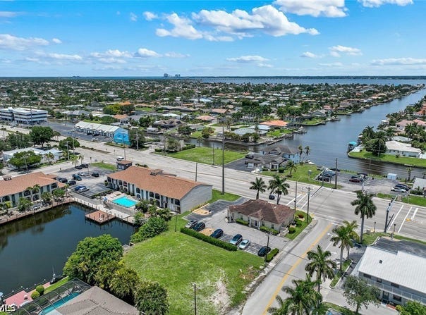 1523 SE 36th Terrace, Cape Coral, FL 33904