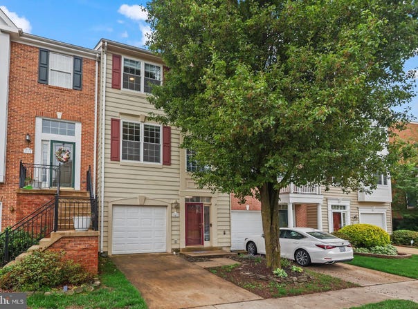967 HERONS RUN Lane, WOODBRIDGE, VA 22191