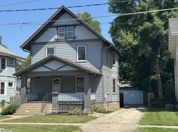 706 7th Avenue N, Clear Lake, IA 50428