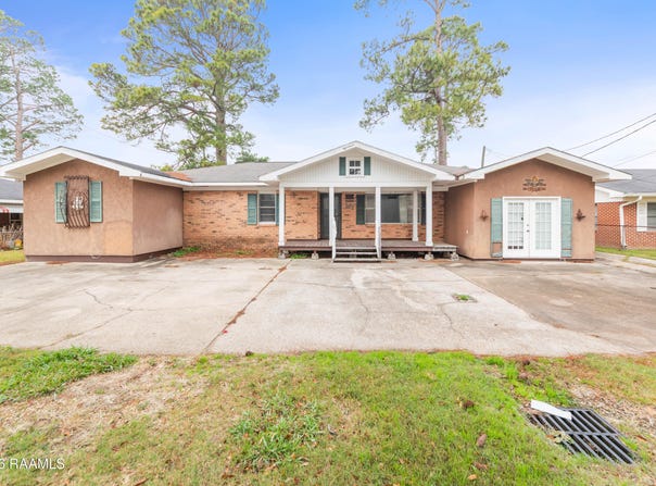 222 Madge Street, Breaux Bridge, LA 70517
