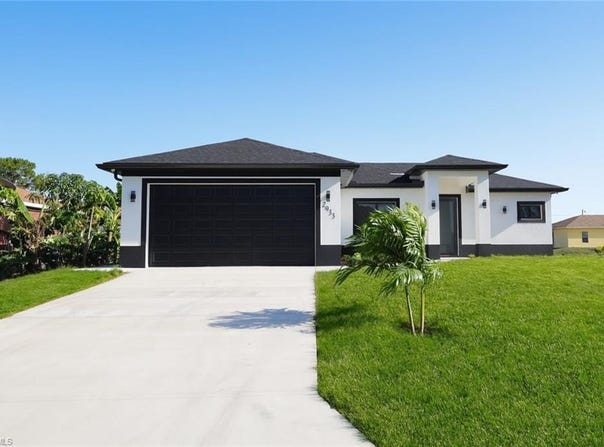 2933 20th, LEHIGH ACRES, FL 33976