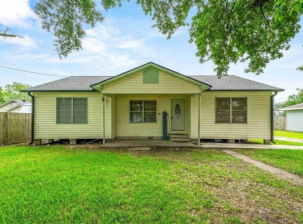 320 Pitre, Sulphur, LA 70663