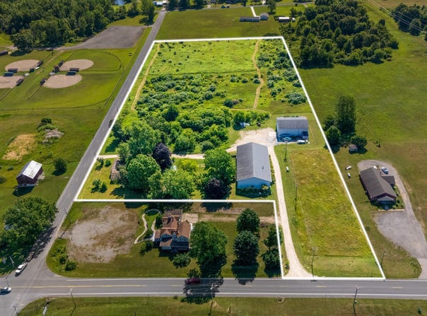 6296 Mountain Road, Coloma, MI 49038