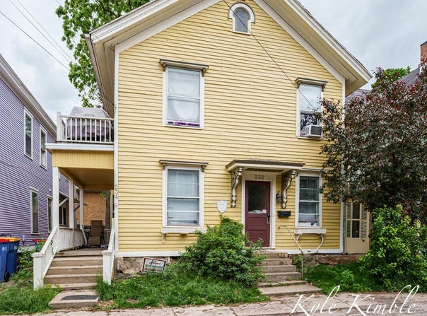 232 Oakley Place NE, Grand Rapids, MI 49503