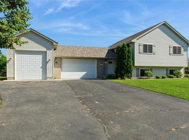 13339 3rd Avenue S, Zimmerman, MN 55398