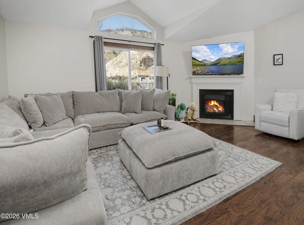 102 Cut Throat Loop, Gypsum, CO 81637