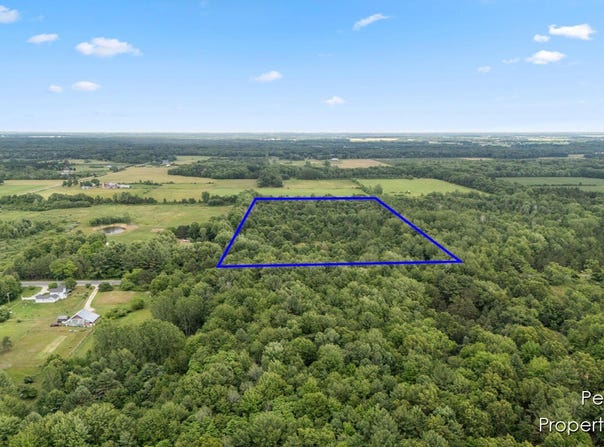 6804 S Maple Island Road, Nunica, MI 49448
