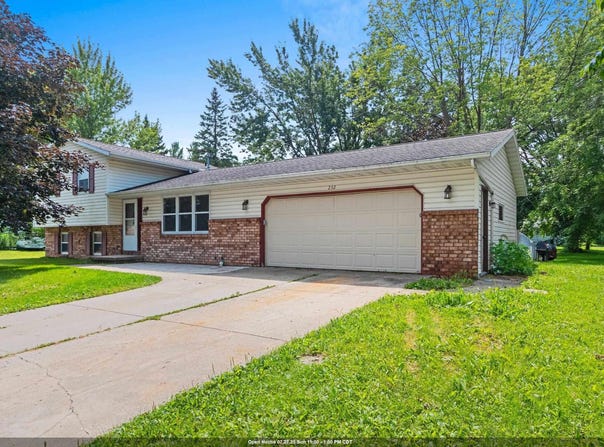 232 W GREEN BAY Street, PULASKI, WI 54162-0000