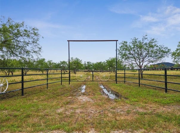 6872 County Road 0040 Road NW, Corsicana, TX 75110