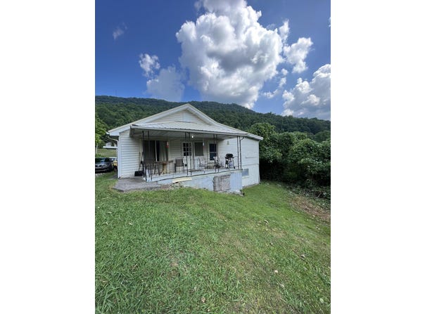 103 Pat Street, Pineville, KY 40977