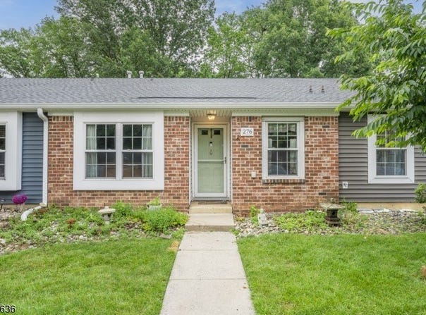 276 Constitution Cir, North Brunswick Twp., NJ 08902-3515