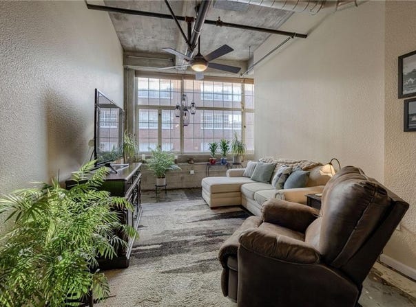 321 W 7TH Street, Kansas City, MO 64105
