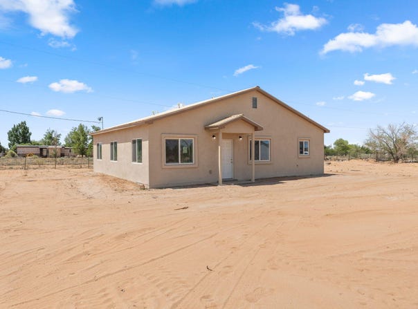 4 RINCON Court, Los Lunas, NM 87031