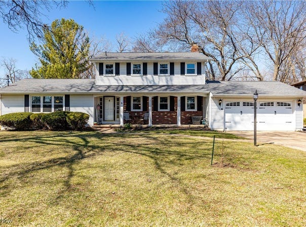 3940 Valleyview Drive, Lorain, OH 44053