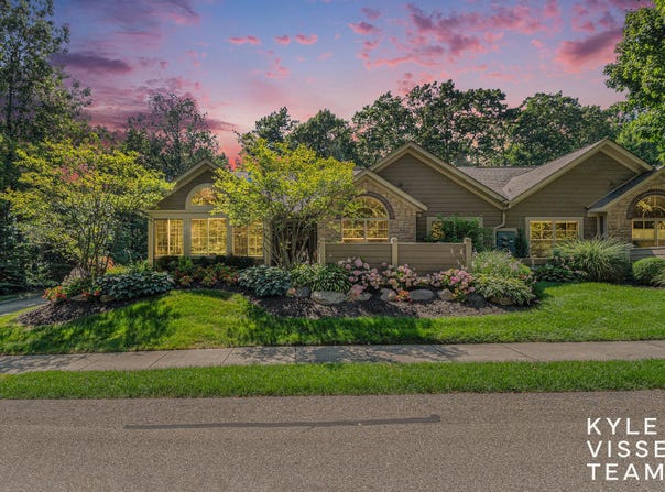1145 Bridge Crest Drive SE, Ada, MI 49301