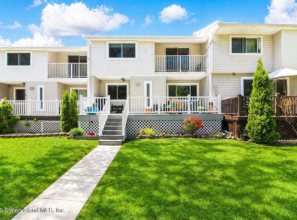 421 Willow Road E, Staten Island, NY 10314