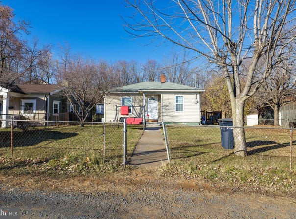608 HAWKINS STREET, HARRISONBURG, VA 22801