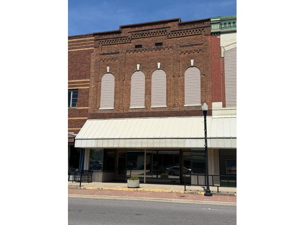 105 E. Main St, Carmi, IL 62821