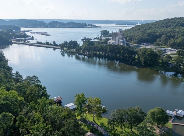 4125 Hideaway Drive, Guntersville, AL 35976