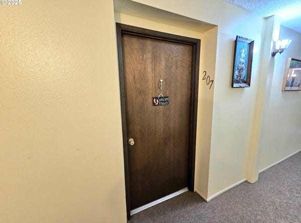 950 EVERGREEN RD, Woodburn, OR 97071
