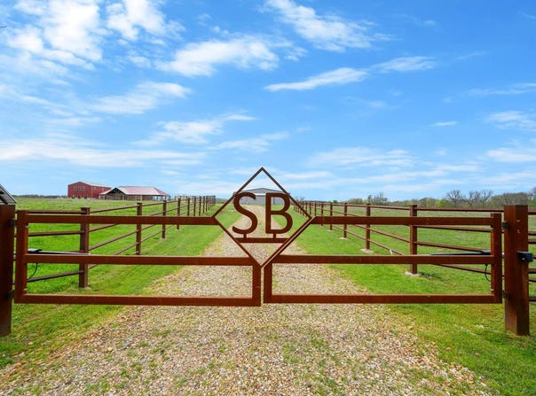 1818 E 2060 Road, Hugo, OK 74743