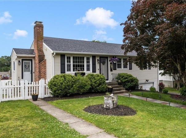 12 Hidden Valley Lane, Lincoln, RI 02865