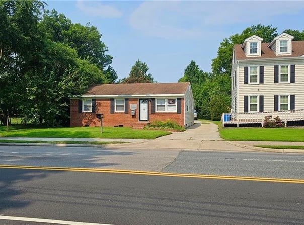1202 Sparrow Road, Chesapeake, VA 23325