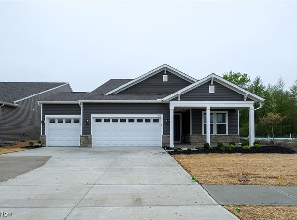 1074 Greenhouse Trail, Columbia Station, OH 44028