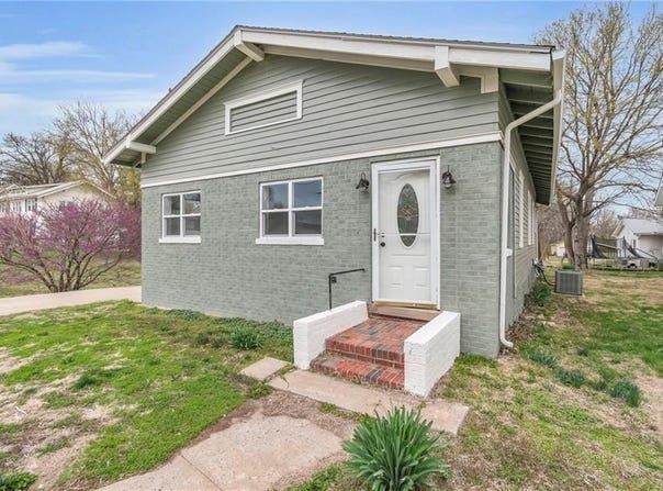 302 E Main Street, Richmond, MO 64085