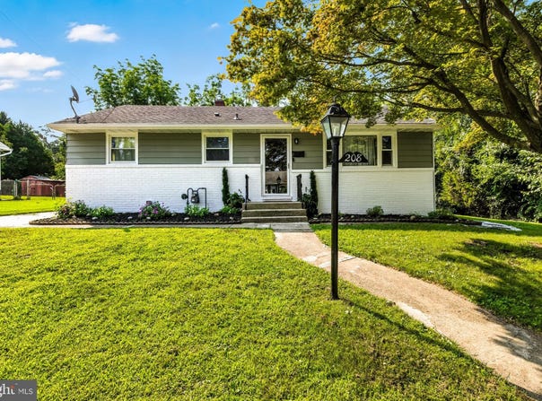208 2ND AVENUE, BELLMAWR, NJ 08031