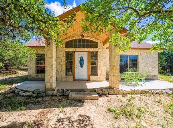172 Candy Rd, Pipe Creek, TX 78063