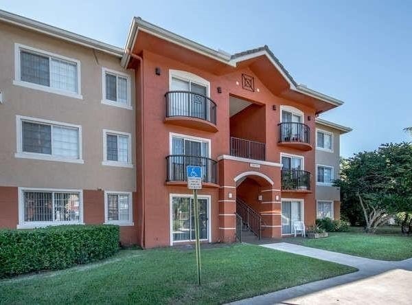 4151 N Haverhill Road, West Palm Beach, FL 33417