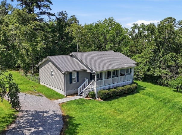 16 Fieldcrest Drive, Hayden, AL 35079