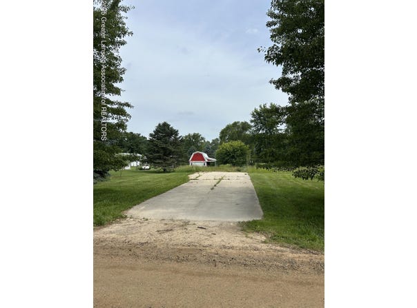 5101 E Cutler Road, Bath, MI 48808