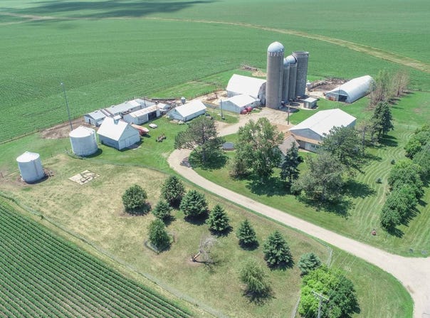 270 31st St., Hills, MN 56138