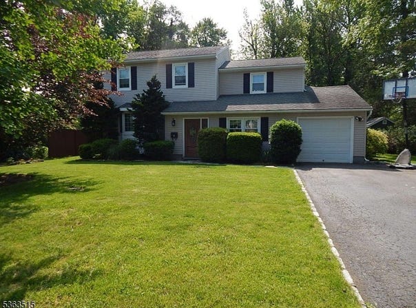 6 Sun Valley Way, Fanwood Boro, NJ 07023-1407