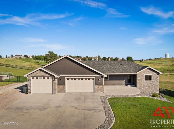 205 Mountain Shadow Dr -, Gillette, WY 82718