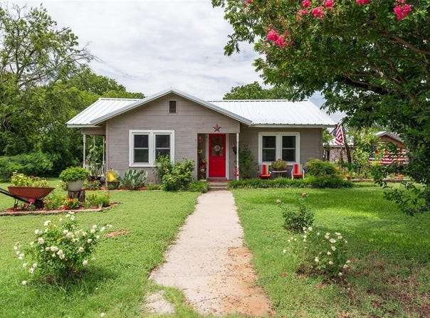 912 N Main Street, Meridian, TX 76665