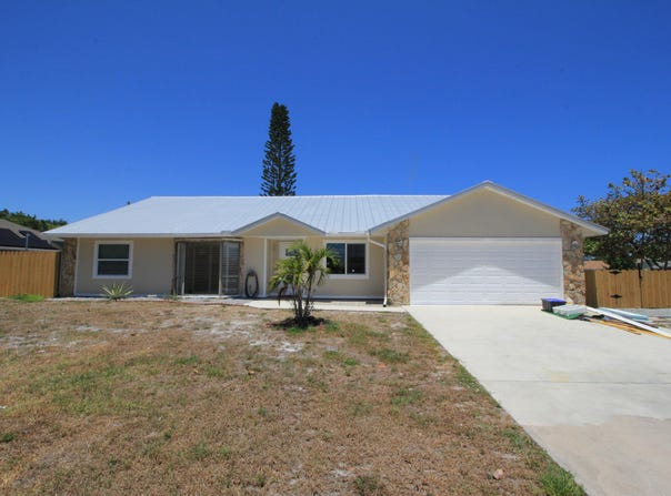 121 High Court, Sebastian, FL 32958