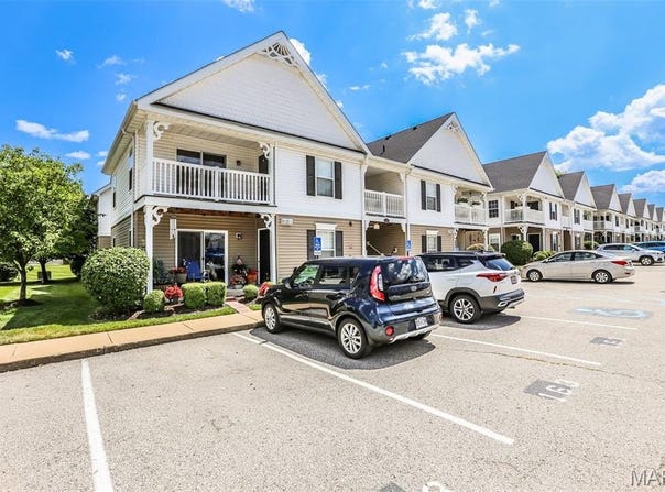 163 Brandy Mill Circle, High Ridge, MO 63049