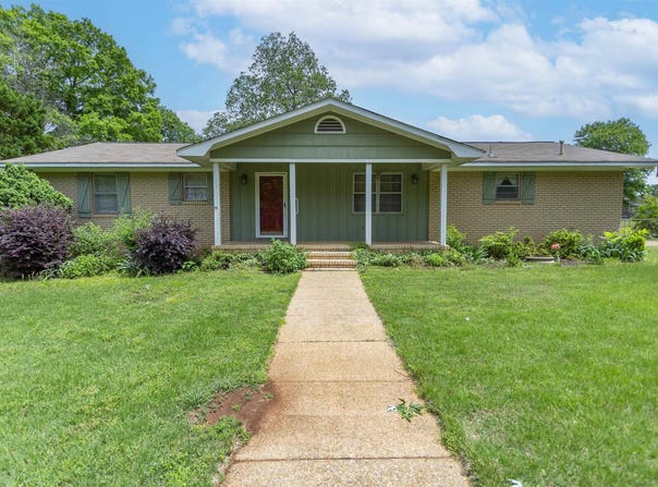 2801 CLYBURNE STREET, HUEYTOWN, AL 35023