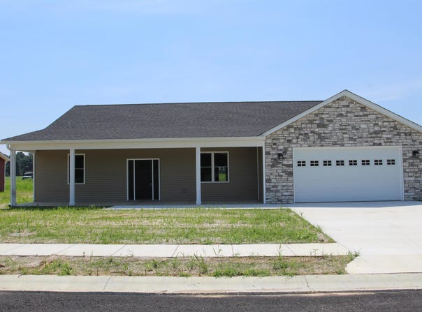 106 Pin Oak Road, Spencer, IN 47460